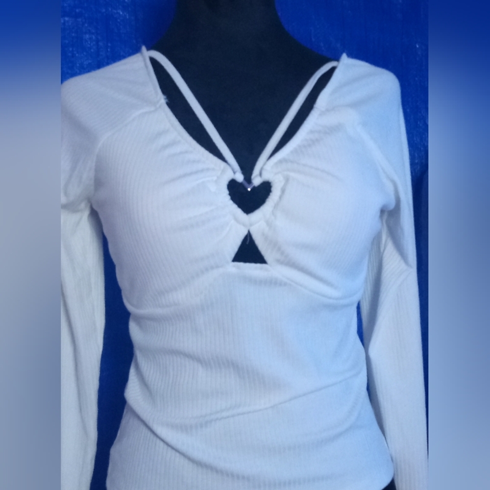 White heart long sleeve shirt - Picture 5 of 6